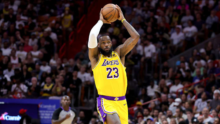 LeBron James está en su sexta campaña con los Lakers 