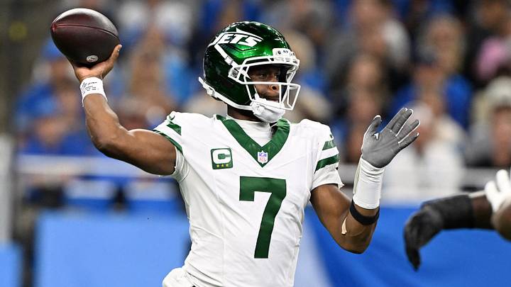 New York Jets quarterback Geno Smith New York Jets quarterback Geno Smith