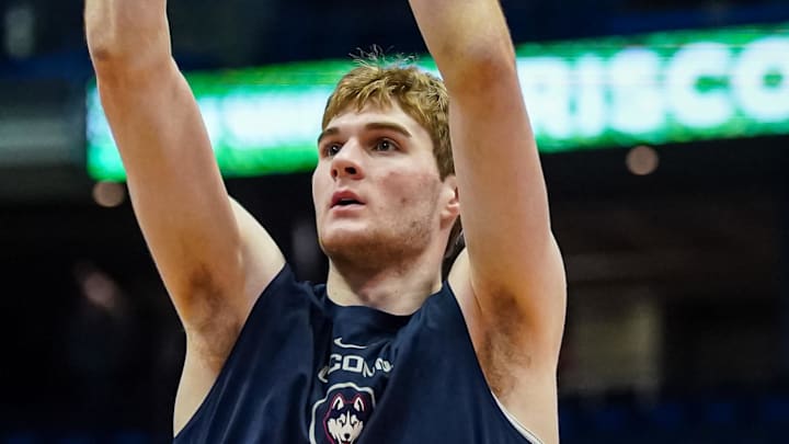 Feb 18, 2025; Hartford, Connecticut, USA; UConn Huskies forward Liam McNeeley (30) warms up before the start of the game against the Villanova Wildcats at XL Center. Mandatory Credit: David Butler II-Imagn Images Feb 18, 2025; Hartford, Connecticut, USA; UConn Huskies forward Liam McNeeley (30) warms up before the start of the game against the Villanova Wildcats at XL Center. Mandatory Credit: David Butler II-Imagn Images