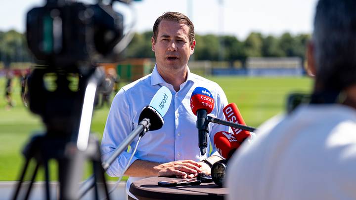 Lars Ricken hat sich zum aktuellen Transfer-Status geäußert