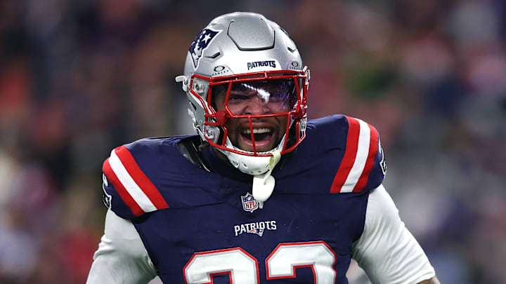 New England Patriots edge defender Anfernee Jennings