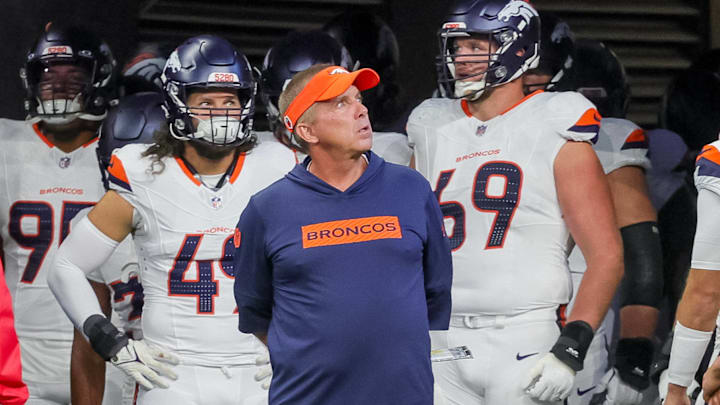 August 11, 2024, Indianapolis, Indiana, U.S: Denver Broncos head coach Sean Payton prepares to take his team on the field prior to the preseason game between the Denver Broncos and the Indianapolis Colts at Lucas Oil Stadium, Indianapolis, Indiana. Indianapolis U.S 