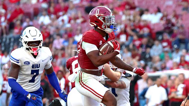 Nov 22, 2025; Tuscaloosa, Alabama, USA; Alabama Crimson Tide running back AK Dear (0) waltzes into the endzone during the second half against the Eastern Illinois Panthers at Saban Field at Bryant-Denny Stadium. Mandatory Credit: David Leong-Imagn Images Nov 22, 2025; Tuscaloosa, Alabama, USA; Alabama Crimson Tide running back AK Dear (0) waltzes into the endzone during the second half against the Eastern Illinois Panthers at Saban Field at Bryant-Denny Stadium. Mandatory Credit: David Leong-Imagn Images