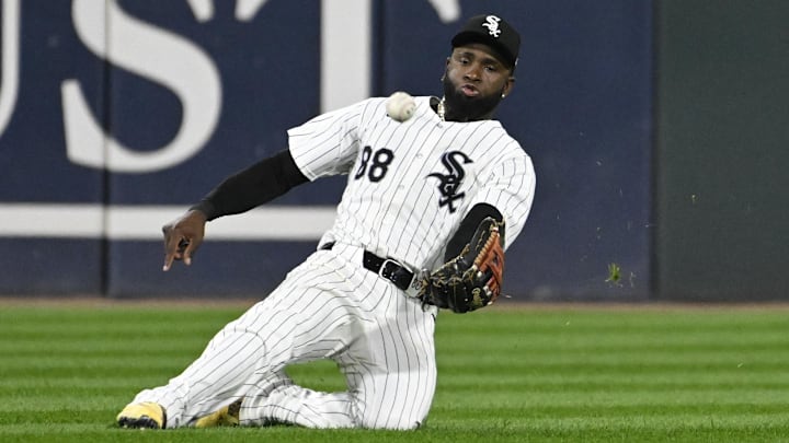 The White Sox are likely willing to deal any of their veterans, such as Robert, for the right price after last year's historic 121-loss campaign.