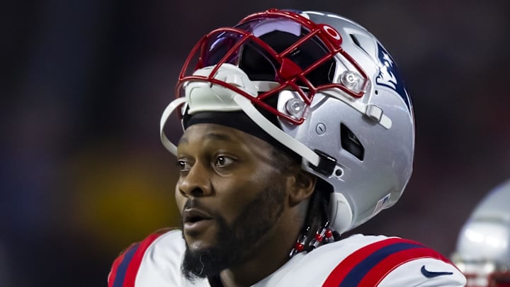 Dec 12, 2022; Glendale, Arizona, USA; New England Patriots linebacker Jamie Collins Sr. (99) against the Arizona Cardinals at State Farm Stadium. Mandatory Credit: Mark J. Rebilas-Imagn Images