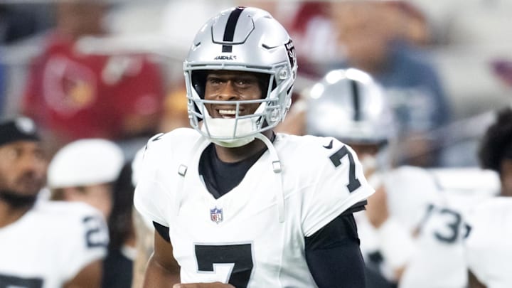 Aug 23, 2025; Glendale, Arizona, USA; Las Vegas Raiders quarterback Geno Smith (7) against the Arizona Cardinals during a preseason NFL game at State Farm Stadium. Mandatory Credit: Mark J. Rebilas-Imagn Images Aug 23, 2025; Glendale, Arizona, USA; Las Vegas Raiders quarterback Geno Smith (7) against the Arizona Cardinals during a preseason NFL game at State Farm Stadium. Mandatory Credit: Mark J. Rebilas-Imagn Images