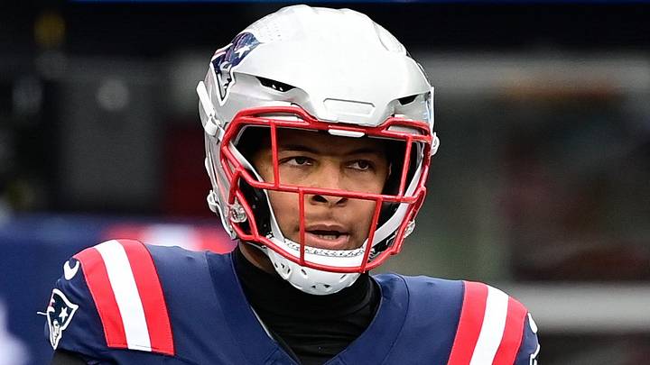 Dec 17, 2023; Foxborough, Massachusetts, USA; New England Patriots tight end Pharaoh Brown (86) warms up before a game against the Kansas City Chiefs at Gillette Stadium. Mandatory Credit: Eric Canha-Imagn Images