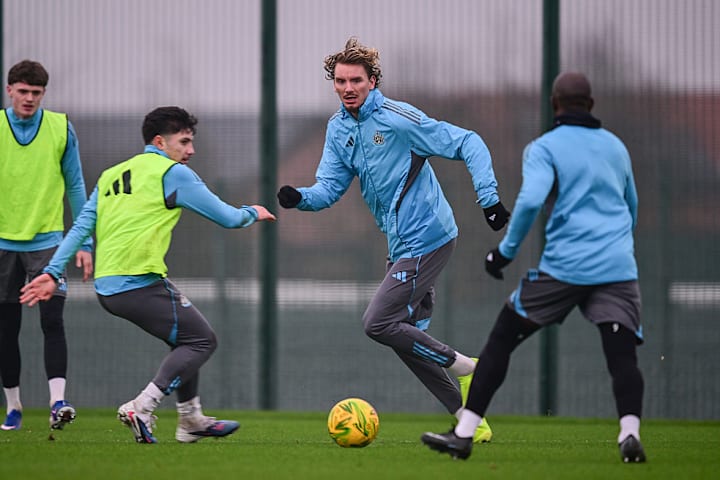 นิค โวลเทมาเด ฝึกซ้อมกับนิวคาสเซิล