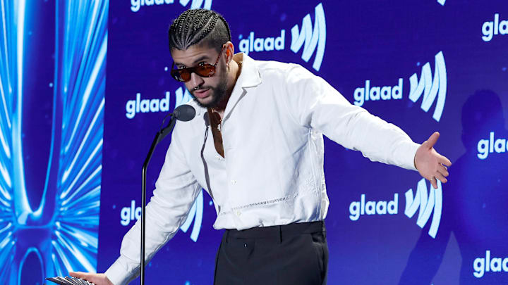 Bad Bunny participa actualmente de los eventos de la WWE como comentarista en español