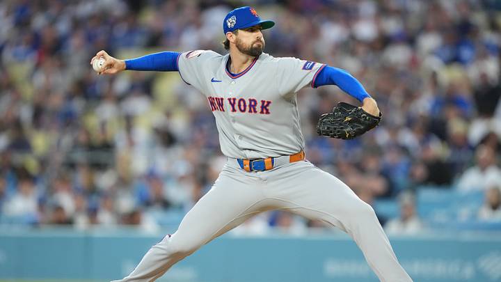 Apr 15, 2026; Los Angeles, California, USA; New York Mets pitcher Clay Holmes pitches against the Los Angeles Dodgers in the first inning at Dodger Stadium. Mandatory Credit: Kirby Lee-Imagn Images
