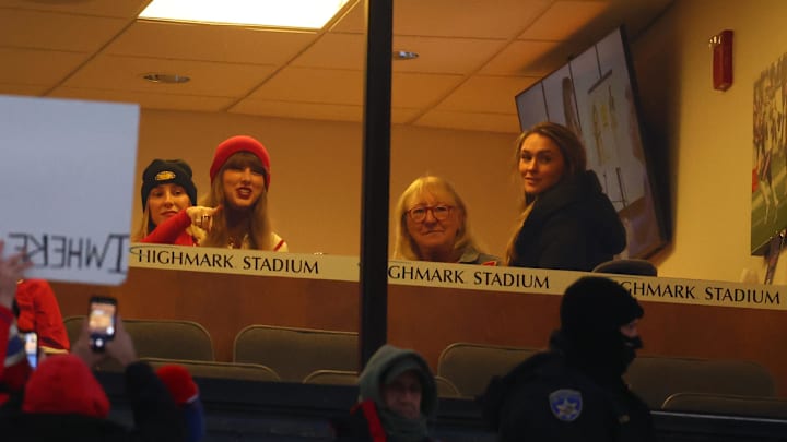 Taylor Swift, Donna and Kylie Kelce during the 2024 NFL playoffs. 