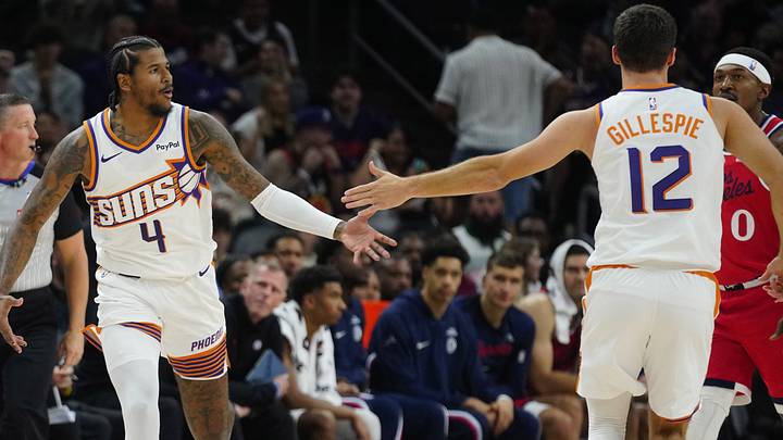 Suns guard Jalen Green (4) celebrates a three pointer against the Clippers with guard Collin Gillespie (12) during a game at the Mortgage Matchup Center on Nov. 6, 2025. Suns guard Jalen Green (4) celebrates a three pointer against the Clippers with guard Collin Gillespie (12) during a game at the Mortgage Matchup Center on Nov. 6, 2025.