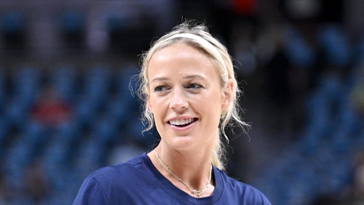 Aug 1, 2025; Dallas, Texas, USA; Indiana Fever guard Sophie Cunningham (8) warms up before the game against the Dallas Wings at the American Airlines Center. Mandatory Credit: Jerome Miron-Imagn Images Aug 1, 2025; Dallas, Texas, USA; Indiana Fever guard Sophie Cunningham (8) warms up before the game against the Dallas Wings at the American Airlines Center. Mandatory Credit: Jerome Miron-Imagn Images