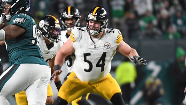 Dec 15, 2024; Philadelphia, Pennsylvania, USA; Pittsburgh Steelers center Zach Frazier (54) blocks against the Philadelphia Eagles at Lincoln Financial Field. 