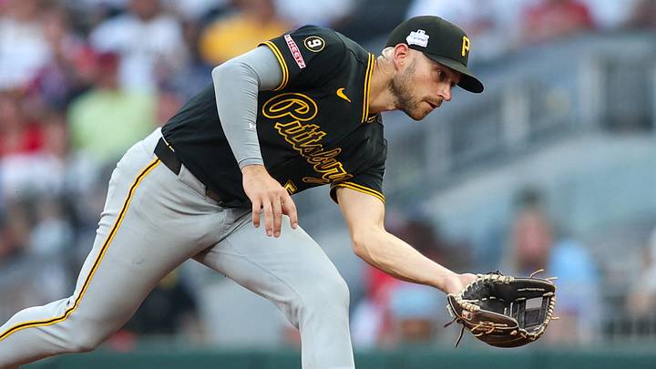 Jun 5, 2026; Atlanta, Georgia, USA; Pittsburgh Pirates second baseman Brandon Lowe (5) fields a ground ball against the Atlanta Braves in the third inning at Truist Park. Mandatory Credit: Brett Davis-Imagn Images Jun 5, 2026; Atlanta, Georgia, USA; Pittsburgh Pirates second baseman Brandon Lowe (5) fields a ground ball against the Atlanta Braves in the third inning at Truist Park. Mandatory Credit: Brett Davis-Imagn Images