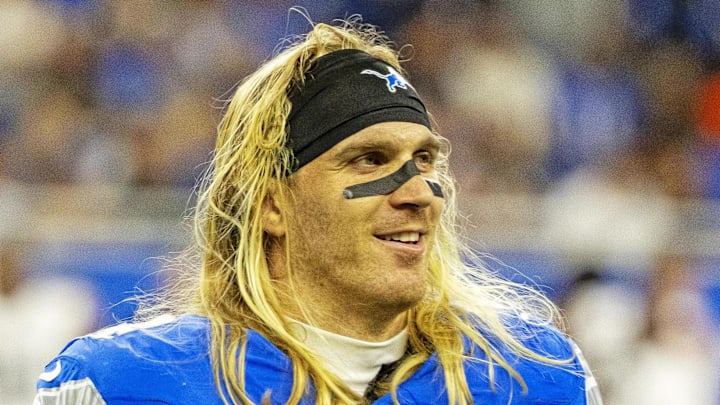 Detroit Lions linebacker Alex Anzalone (34) leaves the field after the game against the Cleveland Browns at Ford Field Detroit Lions linebacker Alex Anzalone (34) leaves the field after the game against the Cleveland Browns at Ford Field