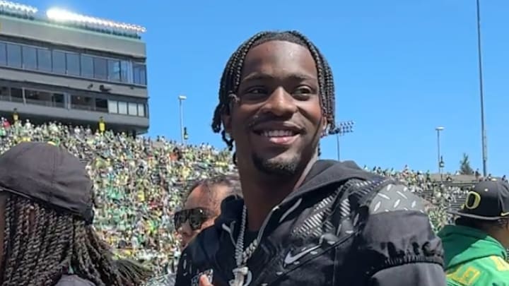 Oregon Ducks receiver Jeremiah McClellan in street clothes