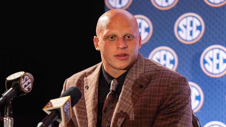 Jul 18, 2024; Dallas, TX, USA; Arkansas defensive end Landon Jackson speaking at Omni Dallas Hotel. 