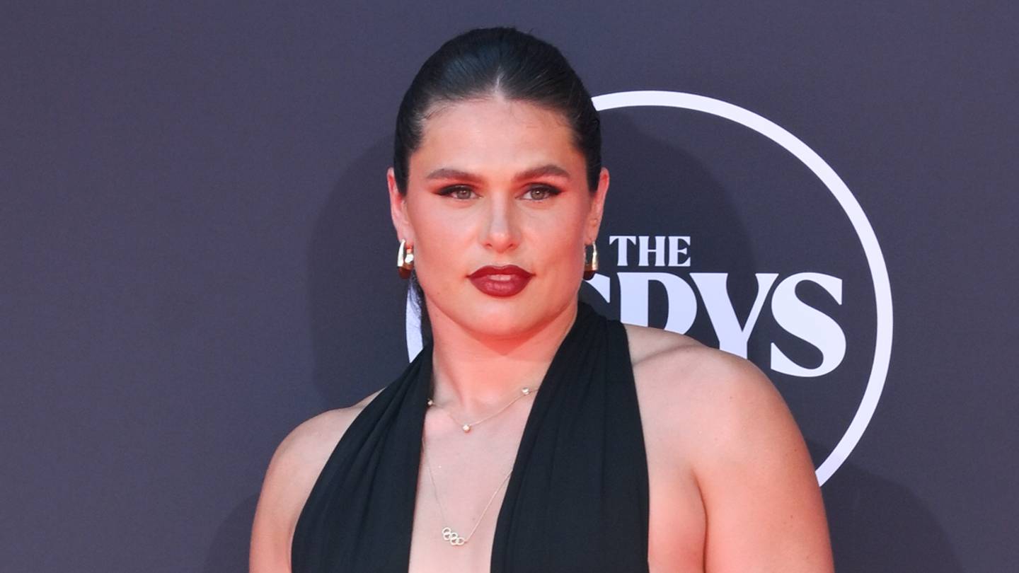 Ilona Maher’s Latest Vacation Look Is Sweet, Stylish and SI Swimsuit Model-Approved