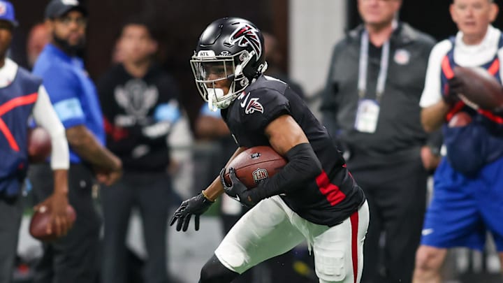 Nov 3, 2024; Atlanta, Georgia, USA; Atlanta Falcons wide receiver Darnell Mooney is day-to-day with a shoulder injury.