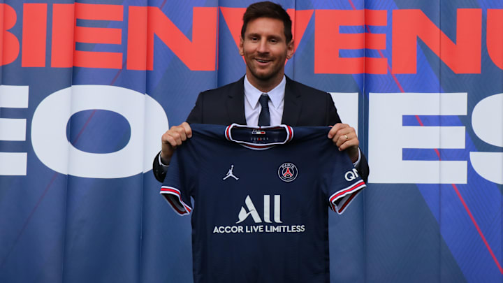 Le nouveau sponsor maillot du PSG fait grincer des dents chez les supporters