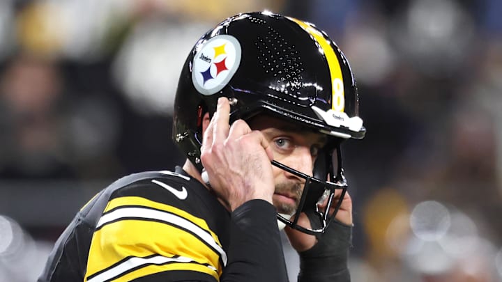 Pittsburgh Steelers quarterback Aaron Rodgers