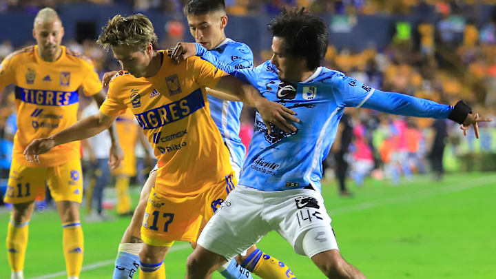 Sebastián Córdova de Tigres y Jorge 'Burrito' Hernández de Querétaro durante el Apertura 2022. Sebastián Córdova de Tigres y Jorge 'Burrito' Hernández de Querétaro durante el Apertura 2022.