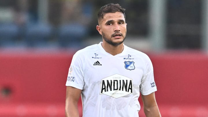 Larry Vásquez durante un amistoso de Millonarios.