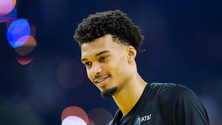 Feb 15, 2025; Oakland, CA, USA; Chuck’s Global Stars forward Victor Wembanyama (1) of the San Antonio Spurs stands on the court during the NBA All Star-Practice at Oracle Arena. Mandatory Credit: Cary Edmondson-Imagn Images Feb 15, 2025; Oakland, CA, USA; Chuck’s Global Stars forward Victor Wembanyama (1) of the San Antonio Spurs stands on the court during the NBA All Star-Practice at Oracle Arena. Mandatory Credit: Cary Edmondson-Imagn Images