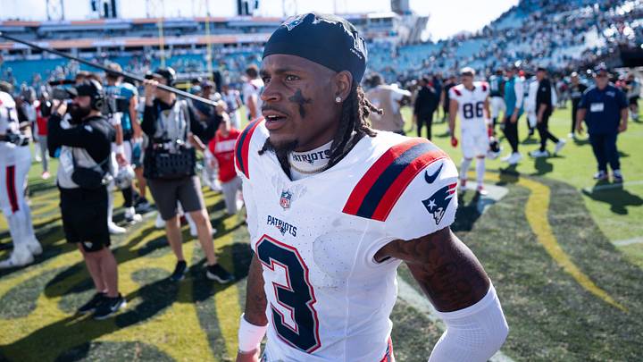 Former Mandarin High School football player and New England Patriots wide receiver DeMario Douglas (3) walks off the field after the Jaguars defeated the Patriots during an NFL football game at EverBank Stadium, Sunday, September 27, 2026, in Jacksonville, Fla. [Doug Engle/Florida Times-Union]