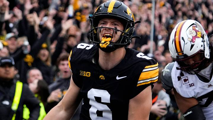 Iowa Hawkeyes defensive back Zach Lutmer (6) reacts after scoring a pick-6 against the Minnesota Golden Gophers Oct. 25, 2025 at Kinnick Stadium in Iowa City, Iowa. Iowa Hawkeyes defensive back Zach Lutmer (6) reacts after scoring a pick-6 against the Minnesota Golden Gophers Oct. 25, 2025 at Kinnick Stadium in Iowa City, Iowa.