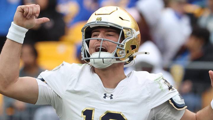 Notre Dame Fighting Irish quarterback CJ Carr 