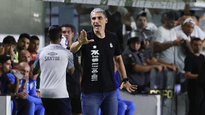 Santos, de Vojvoda, no momento está fora da zona de rebaixamento