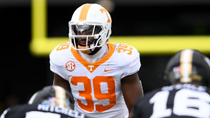 Tennessee Volunteers linebacker Jalen Smith (39) takes a peak into the backfield against the Vanderbilt Commodores during the first half at FirstBank Stadium. 