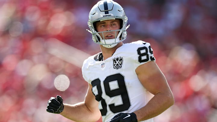 Dec 8, 2024; Tampa, Florida, USA; Las Vegas Raiders tight end Brock Bowers (89) line up against the Tampa Bay Buccaneers in the first quarter at Raymond James Stadium. Mandatory Credit: Nathan Ray Seebeck-Imagn Images