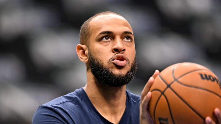 Jan 24, 2026; Dallas, Texas, USA; Dallas Mavericks forward Daniel Gafford (21) warms up before the game between the Mavericks and the Lakers at the American Airlines Center. Mandatory Credit: Jerome Miron-Imagn Images