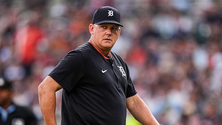 Detroit Tigers manager A.J. Hinch (14) walks off the field after a pitching change against Arizona Diamondbacks during the second inning at Comerica Park in Detroit on Tuesday, July 29, 2025. Detroit Tigers manager A.J. Hinch (14) walks off the field after a pitching change against Arizona Diamondbacks during the second inning at Comerica Park in Detroit on Tuesday, July 29, 2025.