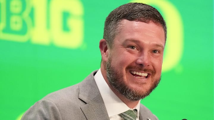 Jul 23, 2025; Las Vegas, NV, USA; Oregon head coach Dan Lanning speaks to the media during the Big Ten NCAA college football media days at Mandalay Bay Resort. Mandatory Credit: Lucas Peltier-Imagn Images