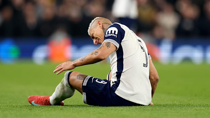 Richarlison voltou a se machucar