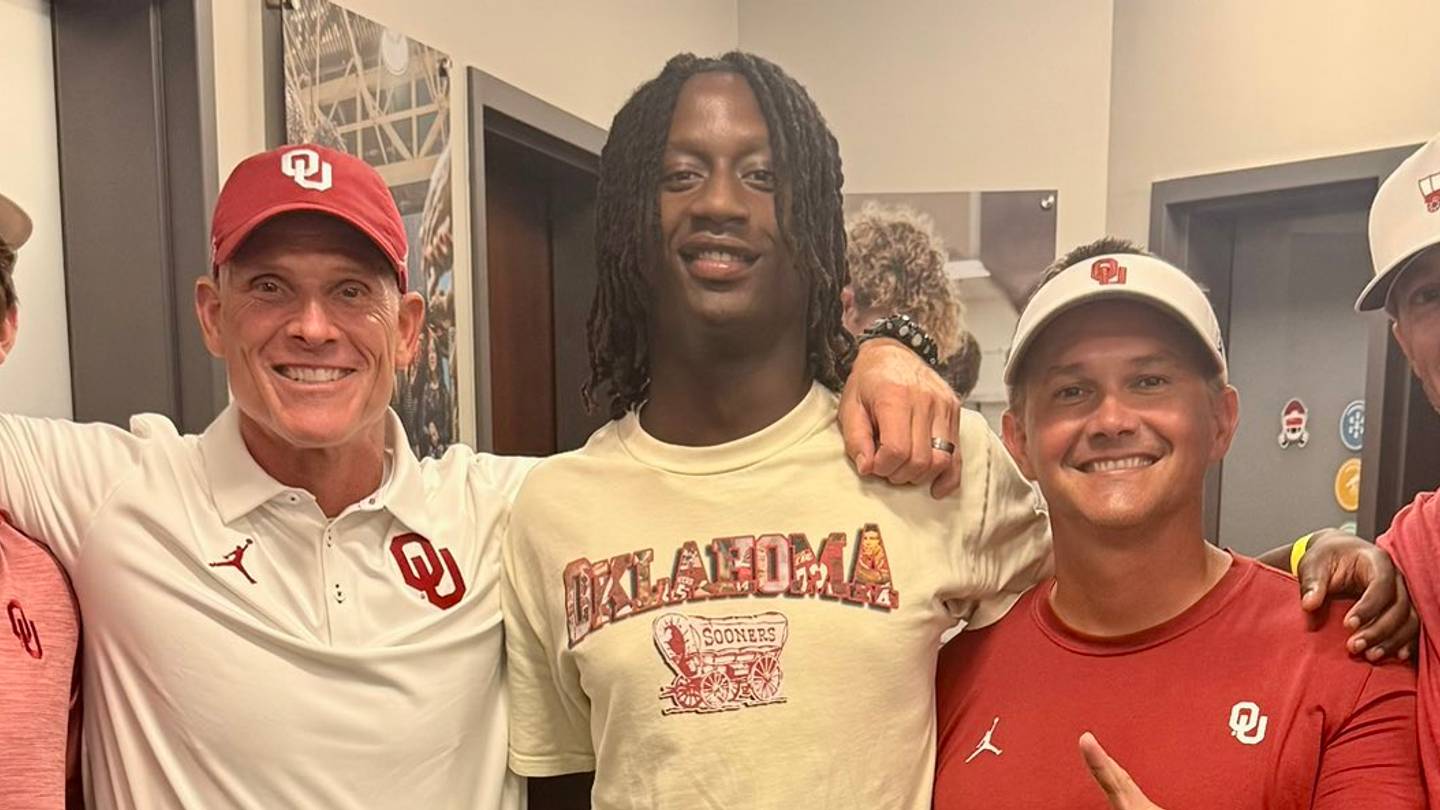 Oklahoma Hosts Top-Ranked Uncommitted Prospect at Season Opener