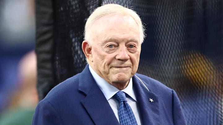 Sep 28, 2025; Arlington, Texas, USA; Dallas Cowboys owner Jerry Jones looks on before the game against the Green Bay Packers at AT&T Stadium. Mandatory Credit: Kevin Jairaj-Imagn Images Sep 28, 2025; Arlington, Texas, USA; Dallas Cowboys owner Jerry Jones looks on before the game against the Green Bay Packers at AT&T Stadium. Mandatory Credit: Kevin Jairaj-Imagn Images