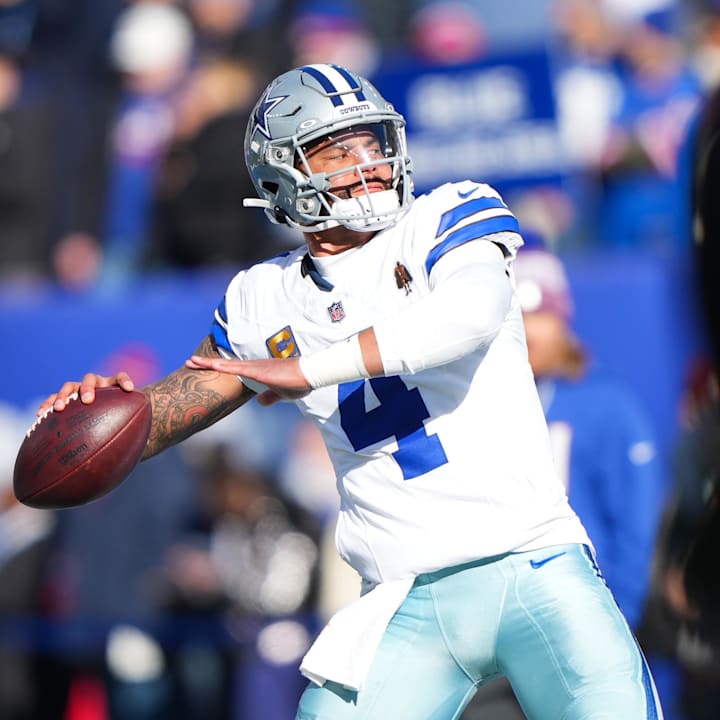 Dallas Cowboys quarterback Dak Prescott warms up before the game against the New York Giants at MetLife Stadium. 