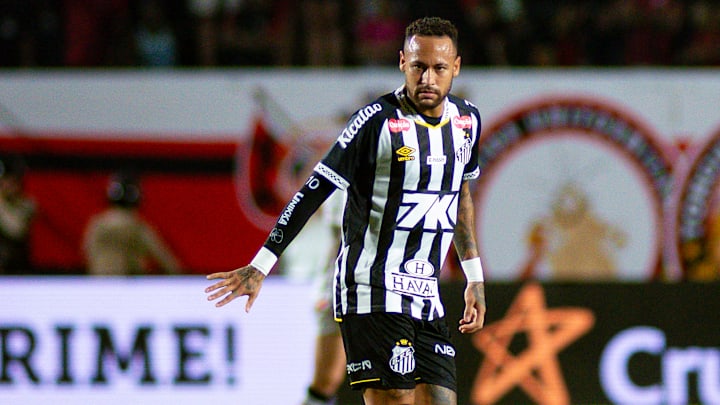 Neymar deve iniciar novamente entre os titulares  