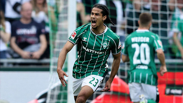 Isaac Schmidt wurde im Sommer von Leeds United ausgeliehen