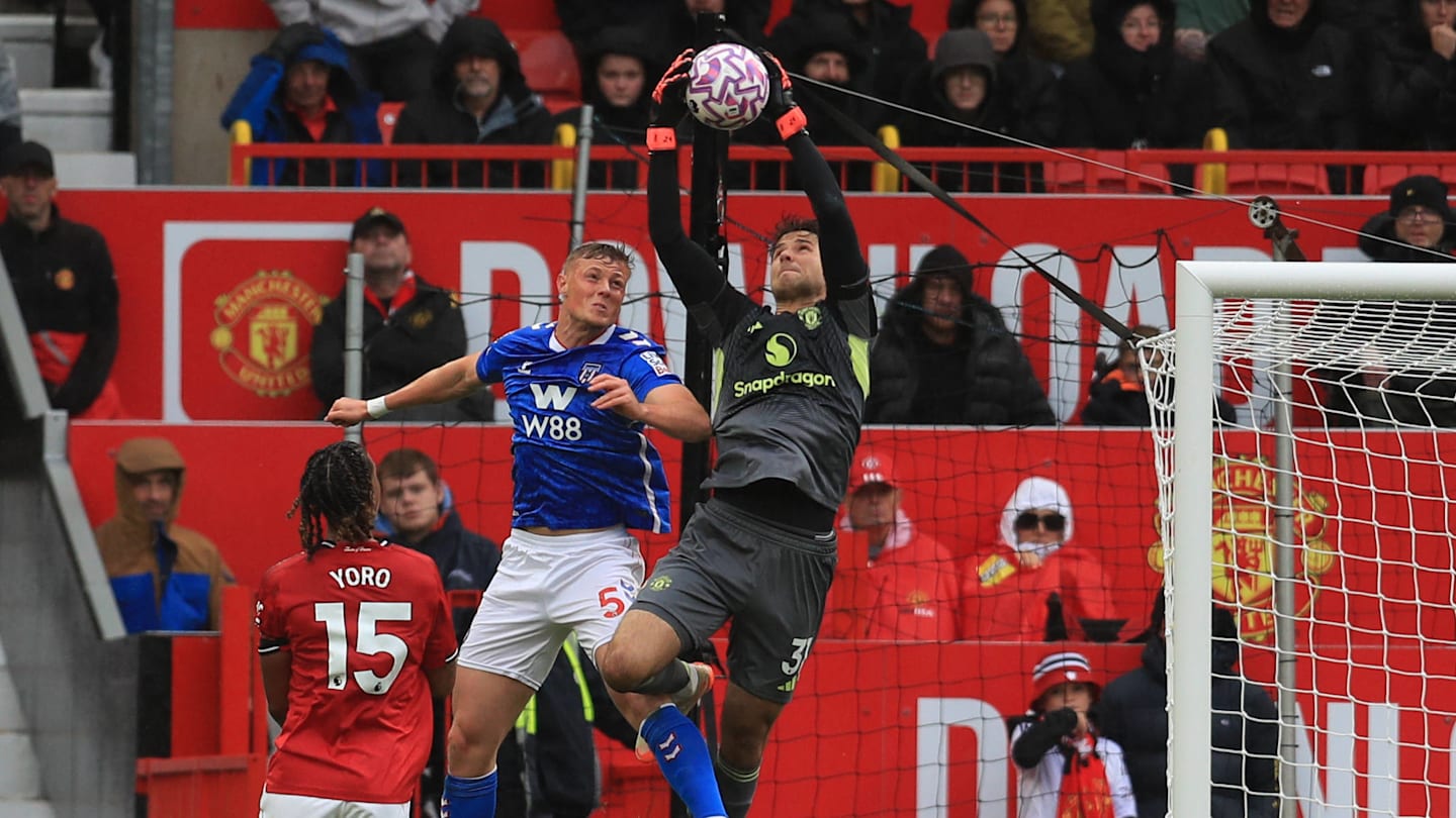 Manchester United 2-0 Sunderland: Player Ratings as Senne Lammens Thwarts the Black Cats