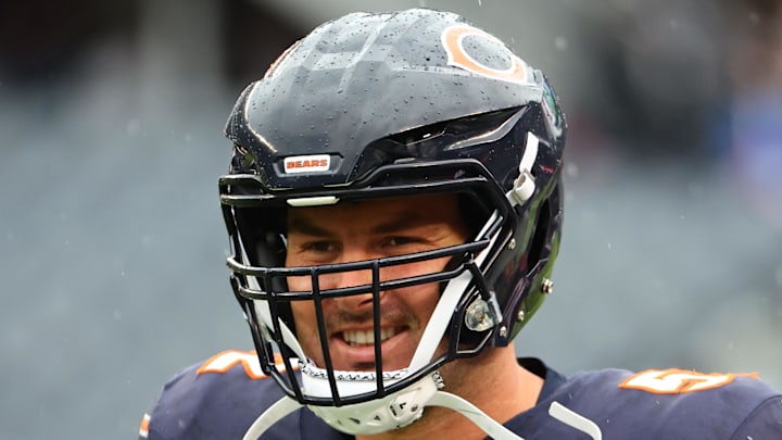 Oct 19, 2025; Chicago, Illinois, USA; Chicago Bears center Drew Dalman (52) practices against the New Orleans Saints before the game at Soldier Field. Mandatory Credit: Mike Dinovo-Imagn Images Oct 19, 2025; Chicago, Illinois, USA; Chicago Bears center Drew Dalman (52) practices against the New Orleans Saints before the game at Soldier Field. Mandatory Credit: Mike Dinovo-Imagn Images