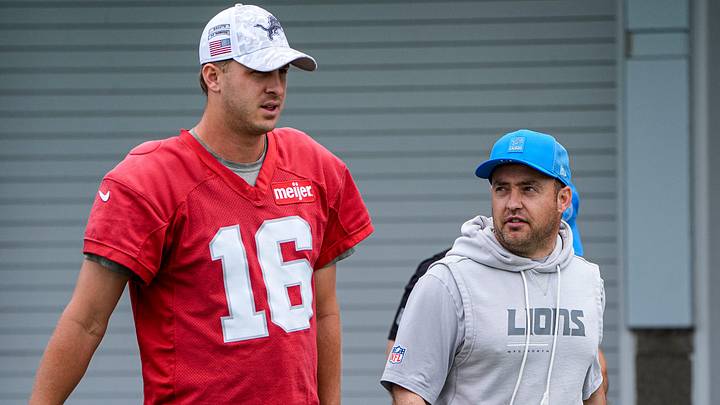 Detroit Lions quarterback Jared Goff (16), left, talk to offensive coordinator Drew Petzing before practice during minicamp Detroit Lions quarterback Jared Goff (16), left, talk to offensive coordinator Drew Petzing before practice during minicamp