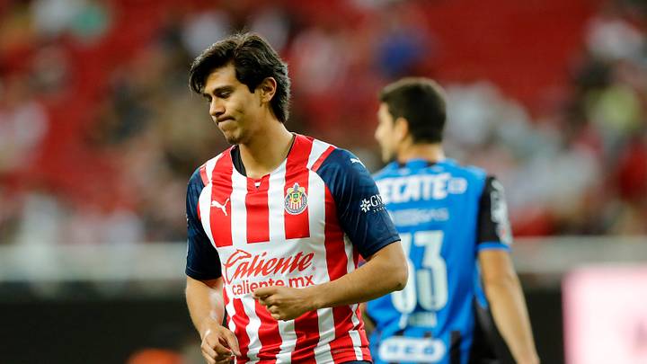 José Juan Macías no ha podido tener regularidad en Chivas tras su lesión