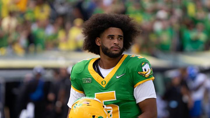 Oregon Ducks quarterback Dante Moore Oregon Ducks quarterback Dante Moore