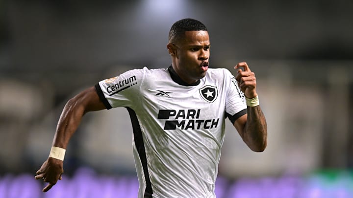 Botafogo segue nove pontos à frente do segundo colocado Botafogo segue nove pontos à frente do segundo colocado